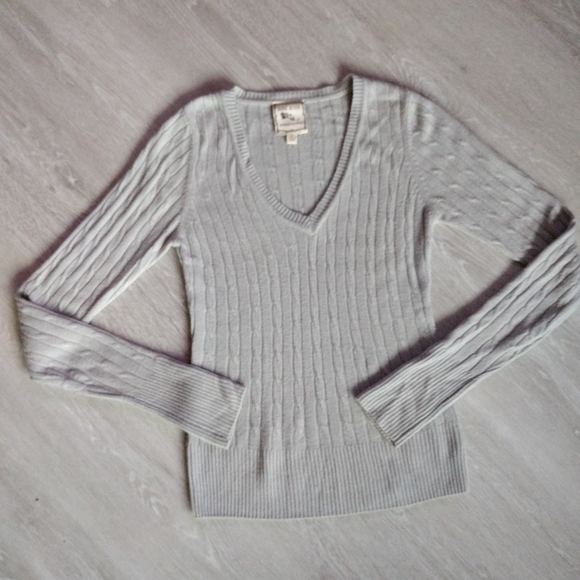 Pink Rose Gray Cable Knit V-Neck Sweater Small - Picture 16 of 16